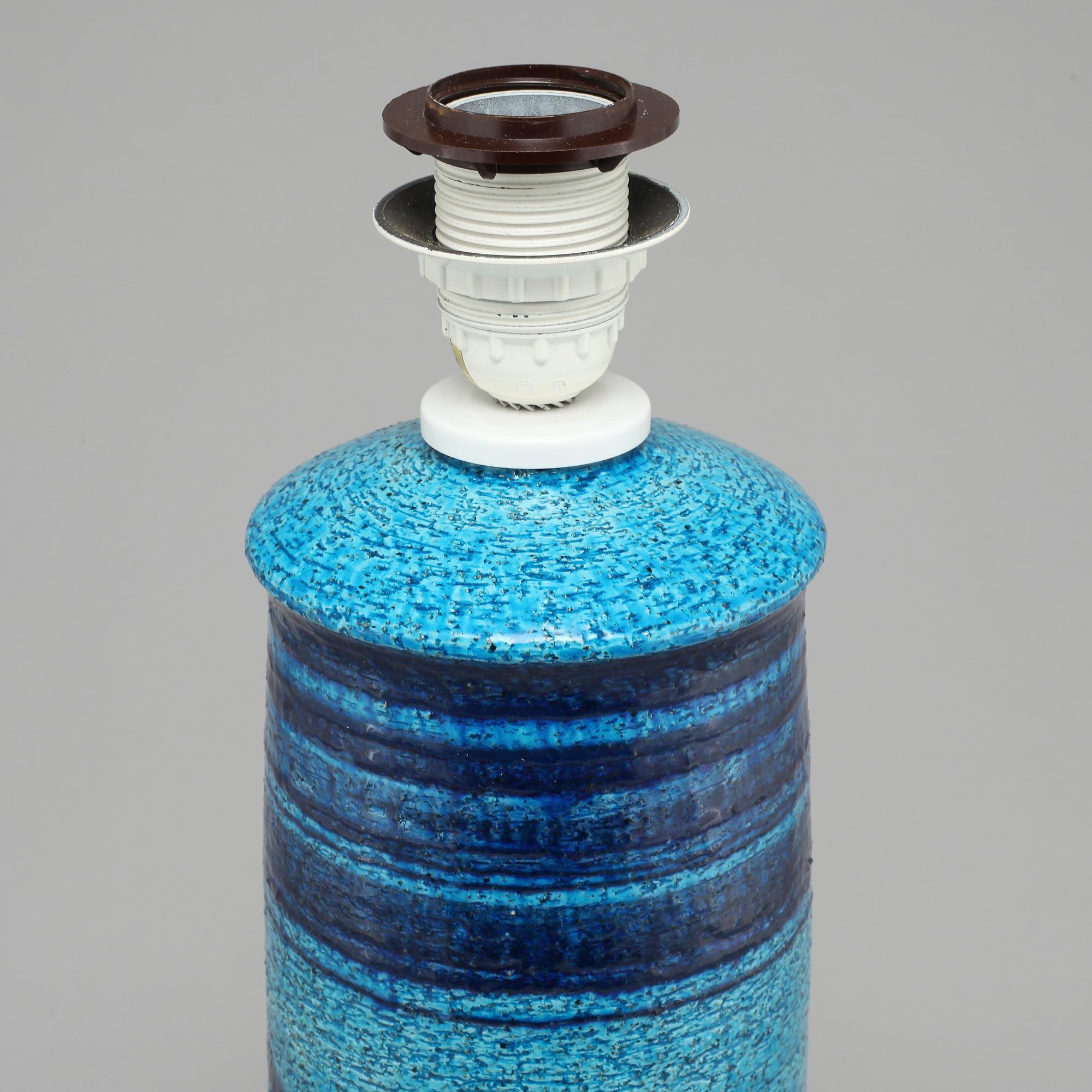 A chamotte stoneware table lamp by Inger Persson for Rörstrand Atelje, third quarter of the 20th century.