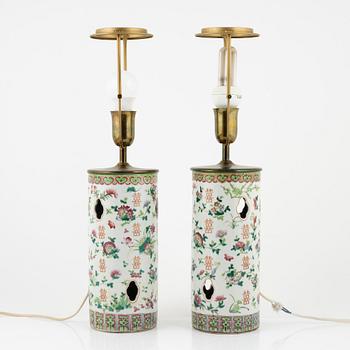 A pair of Famille Rose table lamps/vases, porcelain, China, around 1900.