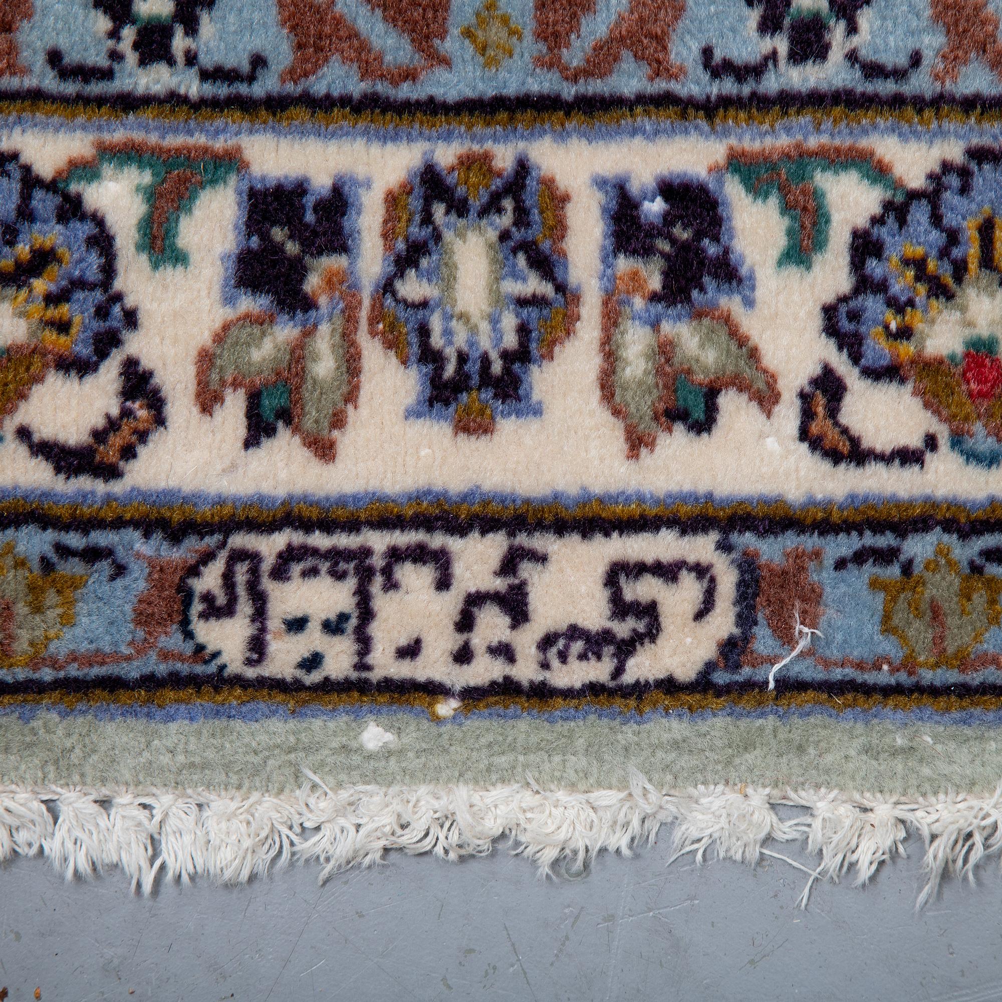 A carpet, an old Kashan, ca 554,5 x 351,5-358 cm, an inscription: Kashan Tavasoli.
