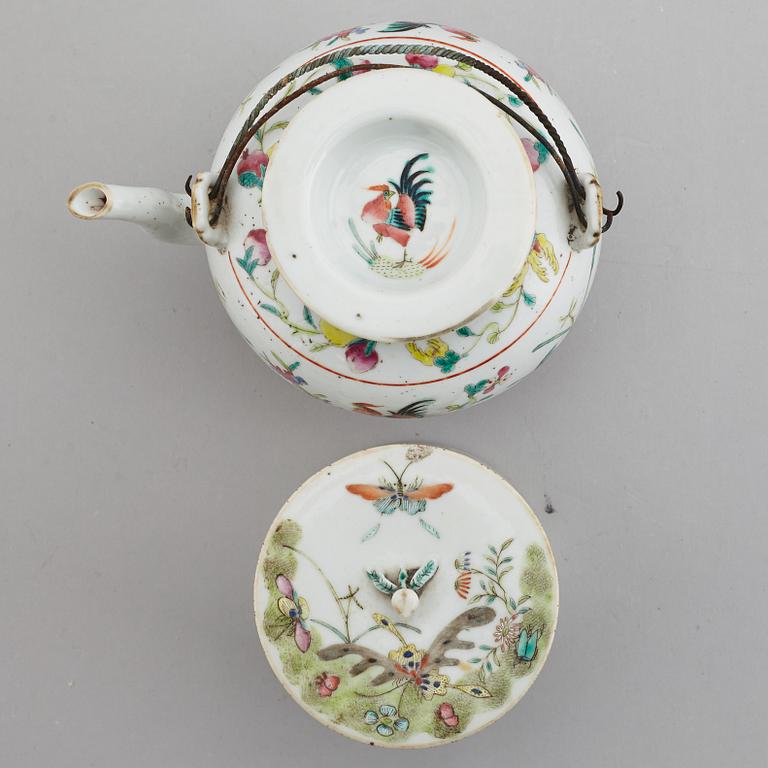 A famille rose table lamp made out of a lantern, and a teapot, dish and jar, late Qing dynasty.