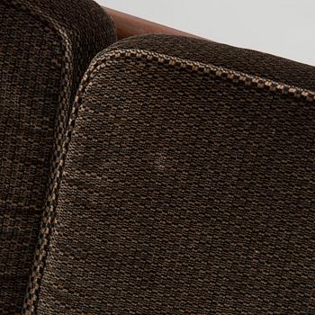 Carl Gustaf Hiort af Ornäs, sohva, "Studio", Puunveisto Oy - Träsnideri Ab 1900-luvun puoliväli.