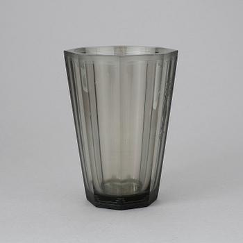 VAS, glas, Edward Hald Orrefors. 1900-talets första hälft.