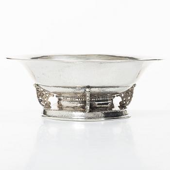 A Norwegian silver bowl, mark of David Andersen, Oslo, early 20th century.
