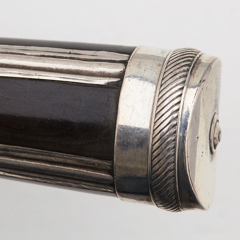 Matknivar, 12 st, sköldpadd och silver, Sverige omkring 1800.