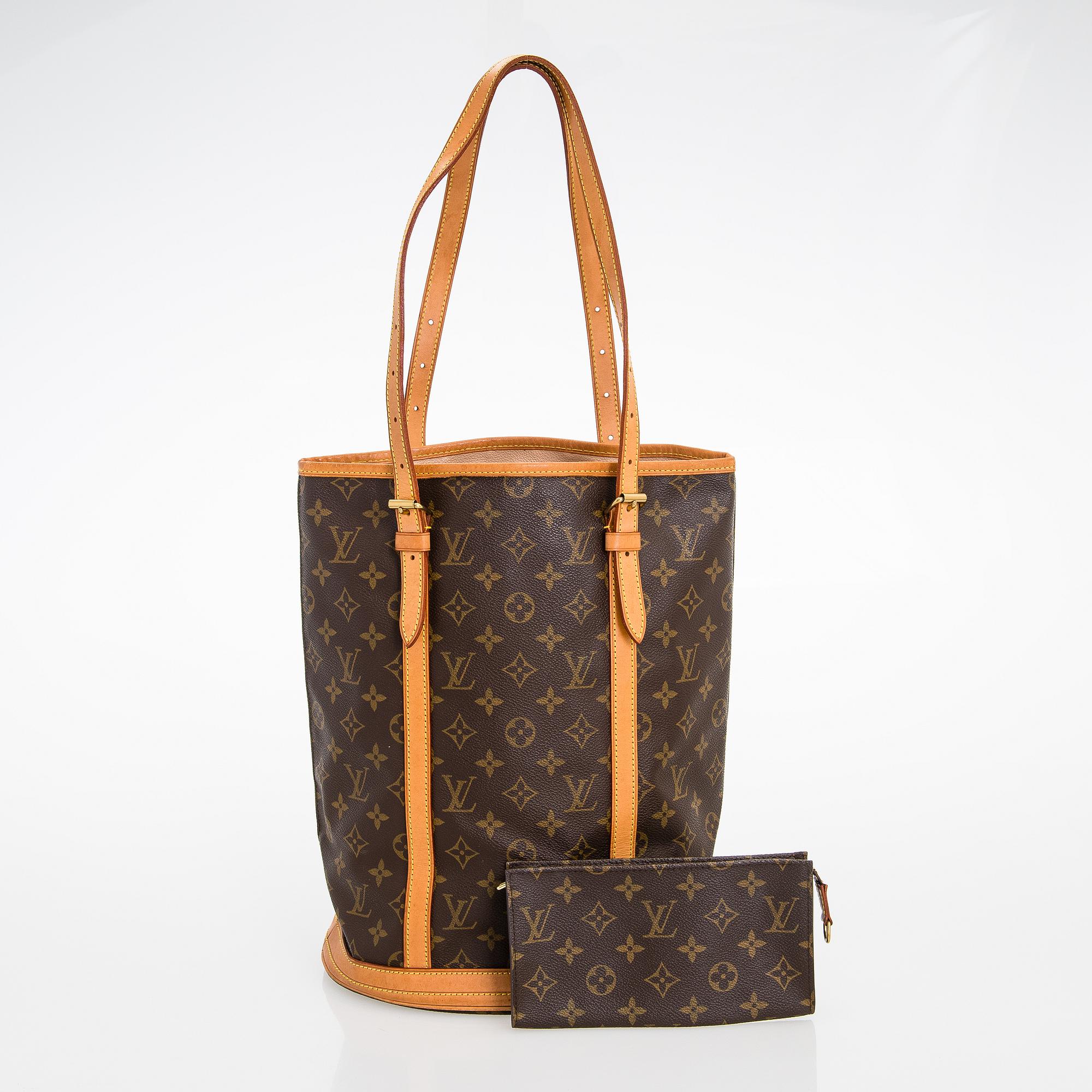 Louis Vuitton, "Bucket" ja pochette, laukku.