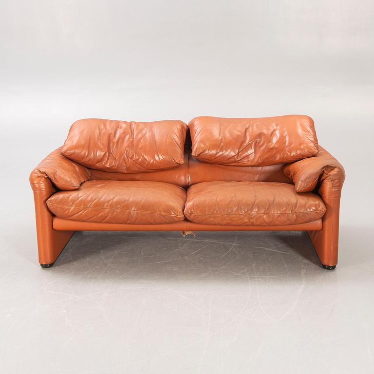 A Vico Magistretti "Maralunga" leather sofa for Cassina, Italy late 20th century.