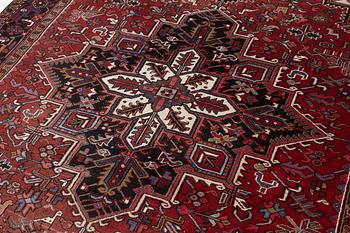 A Heris/Gorovan carpet, c. 325 x 235 cm.