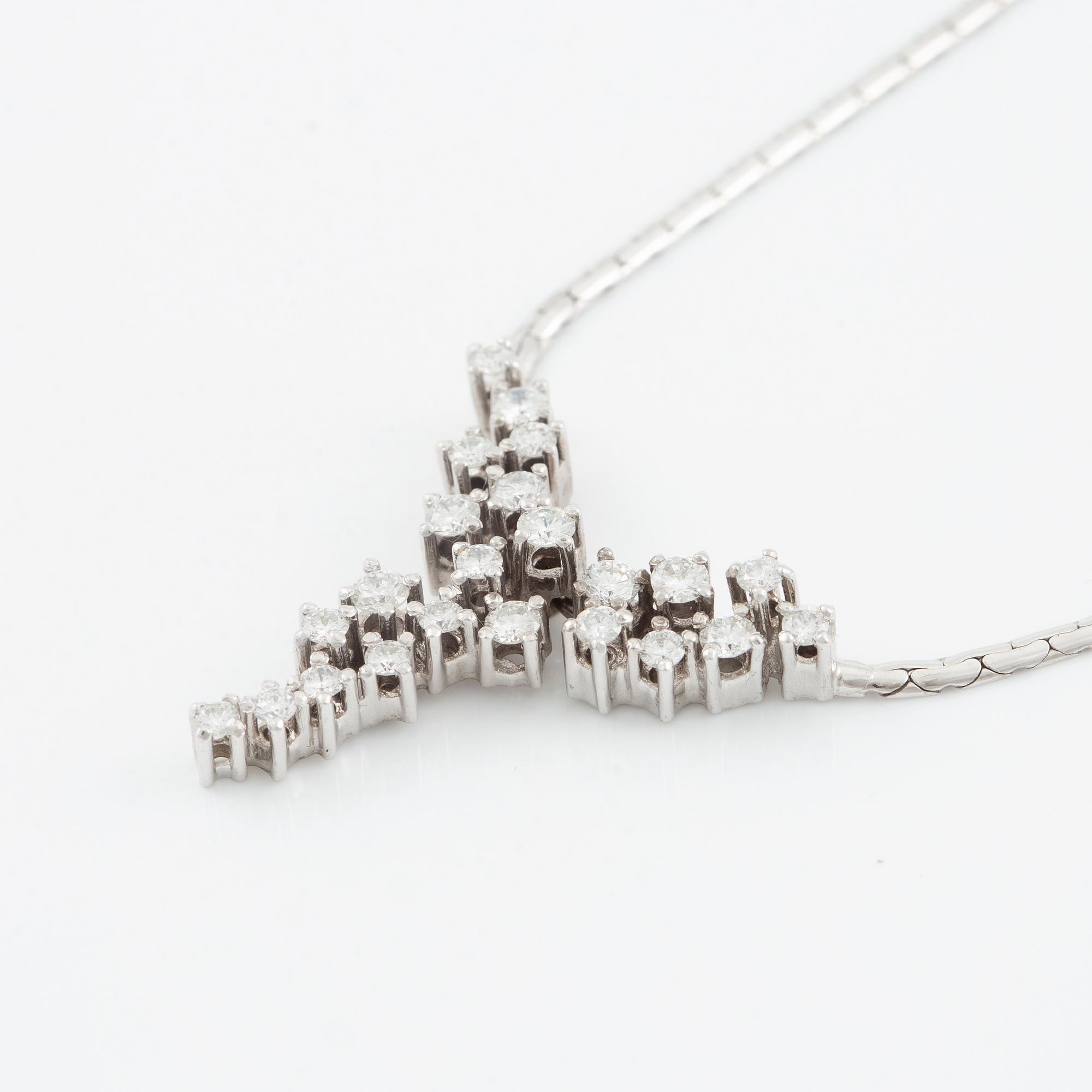Necklace, 18K white gold with brilliant-cut diamonds.