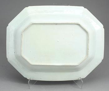 STEKFAT, porslin, Kina, Qianlong (1736-95).