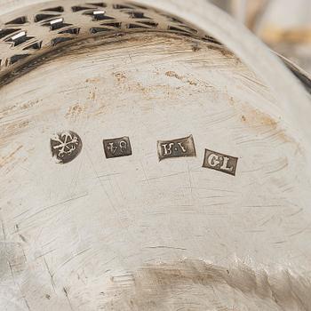A  silver sugar bowl, St. Petersburg, first quarter of the 19th century, maker's mark G:L.