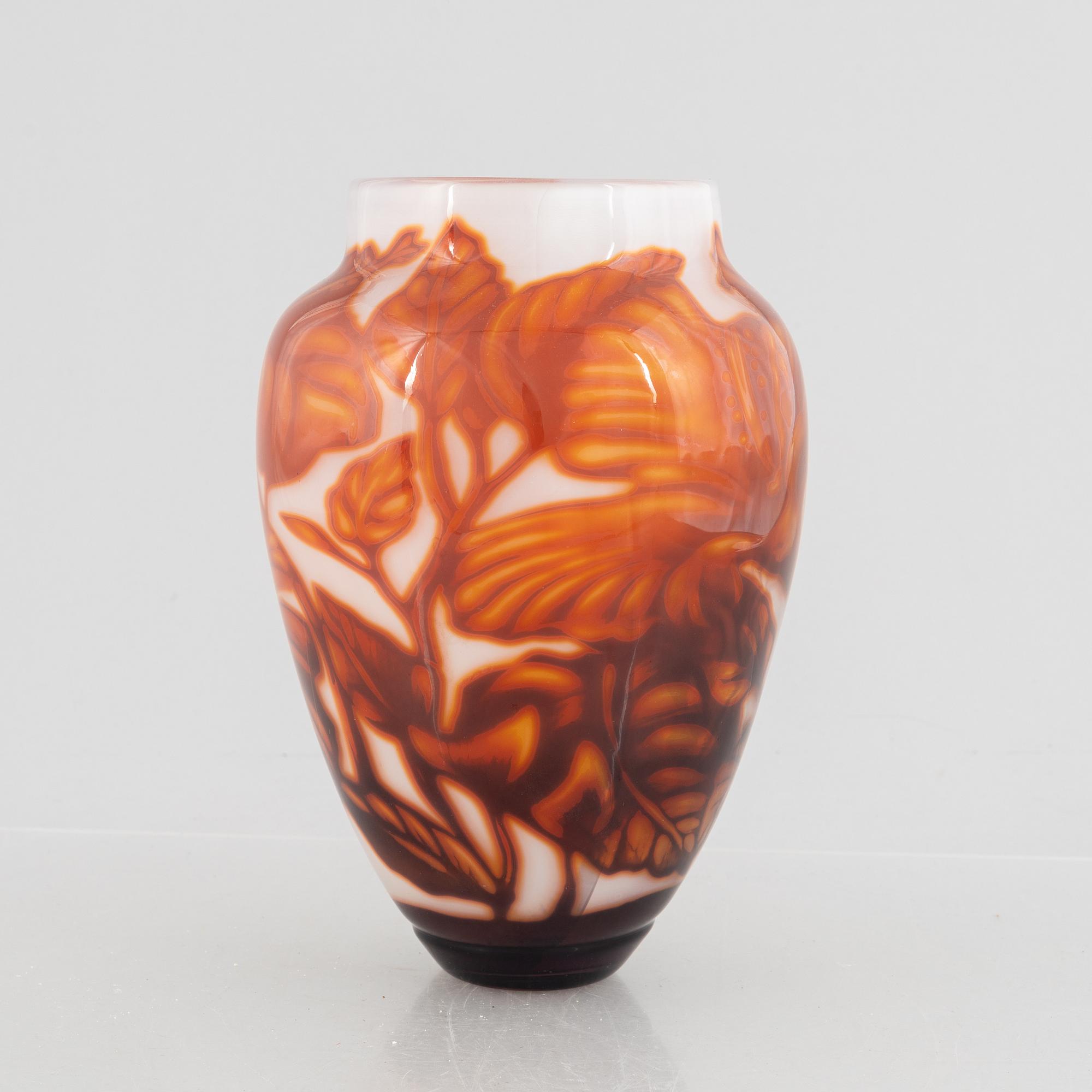 Eva Englund, a graal glass vase, Muraya 1992.