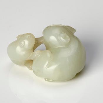 A group of three nephrite sculptures, late Qing dynasty.
