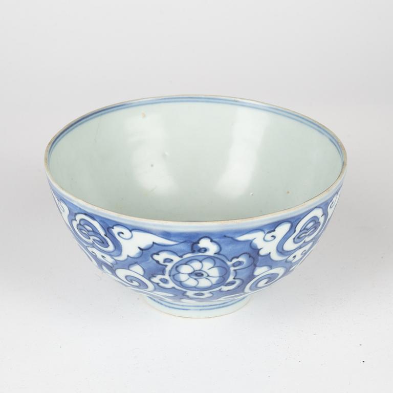 A blue and white bowl, Ming dynasty (1368-1644).