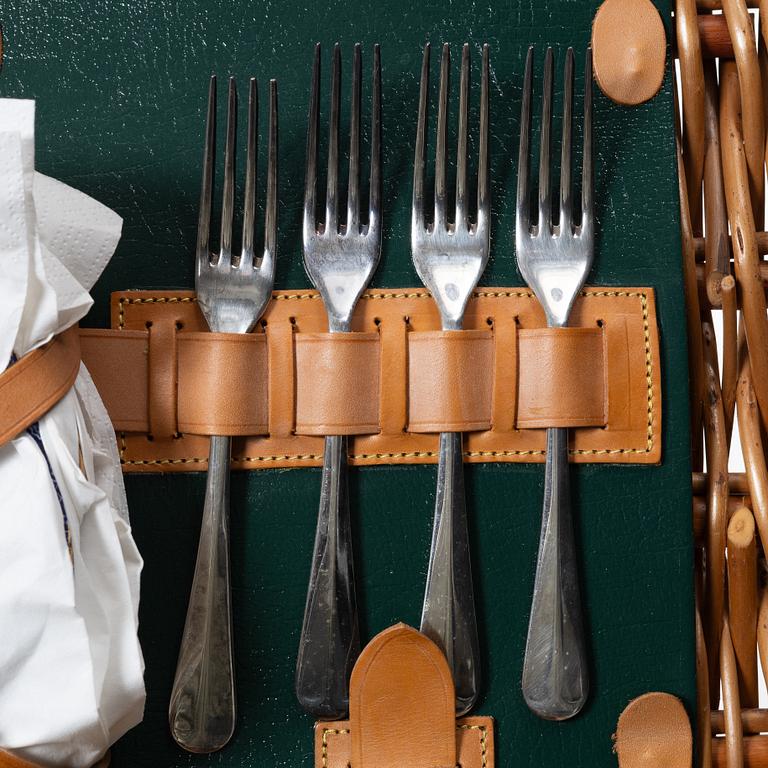 Mulberry, Picnic basket, England, early 20th century.