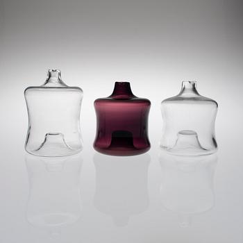 FLASKOR, 3 st, glas, "i-linjen", signerade T. Sarpaneva -2509, Iittala.