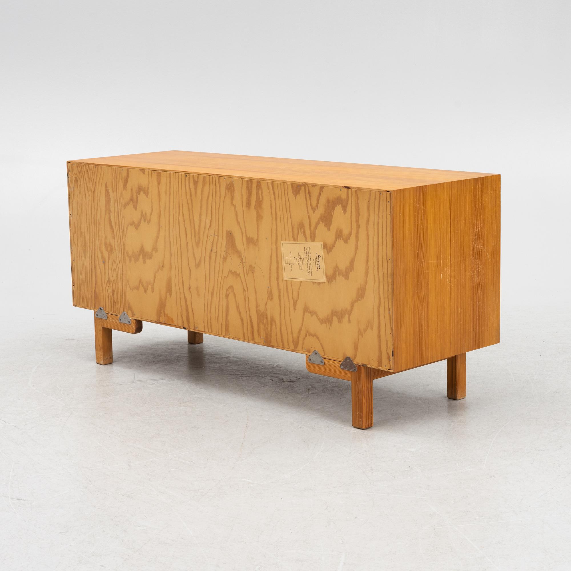 Byrå/skåp, "Bebe", Waggeryds möbelfabrik, 1900-talets mitt.