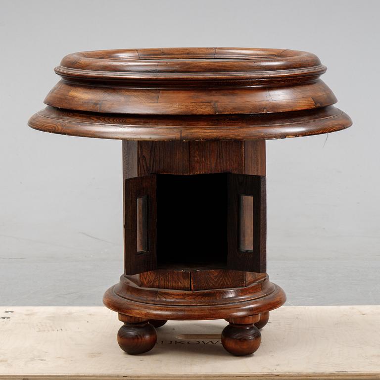 A late 19th Century timepiece.