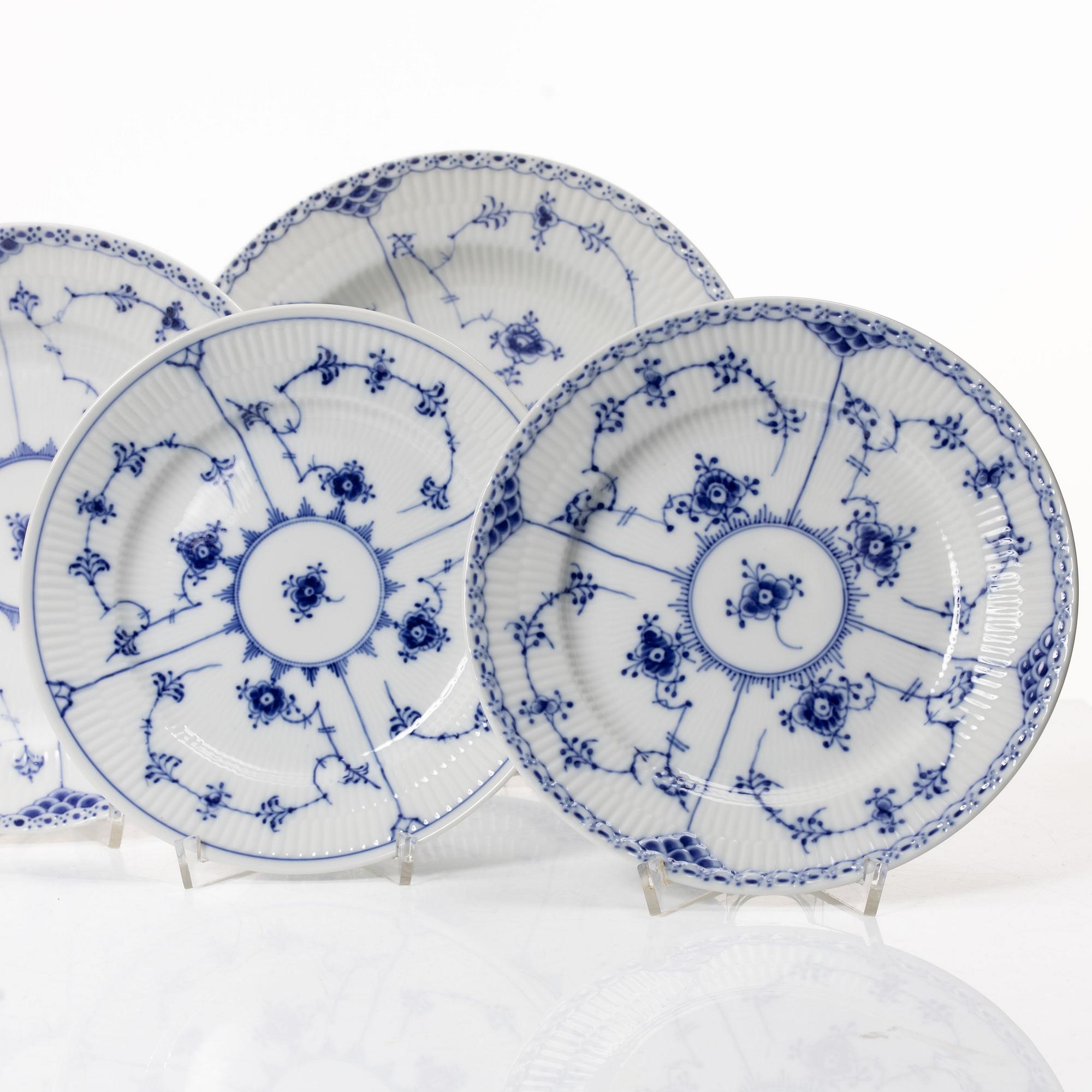 Royal Copenhagen, Dinner service, 31 pieces, “Musselmalet Halvblonde”, Denmark.