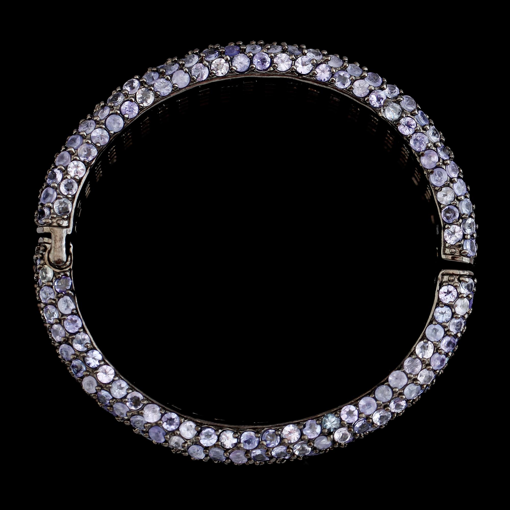 ARMBAND, rodinerat sterlingsilver, tanzaniter. Vikt ca 85 g.