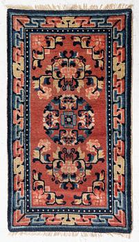 An antique Baotou/Suiyuan rug, ca 100 x 55 cm.