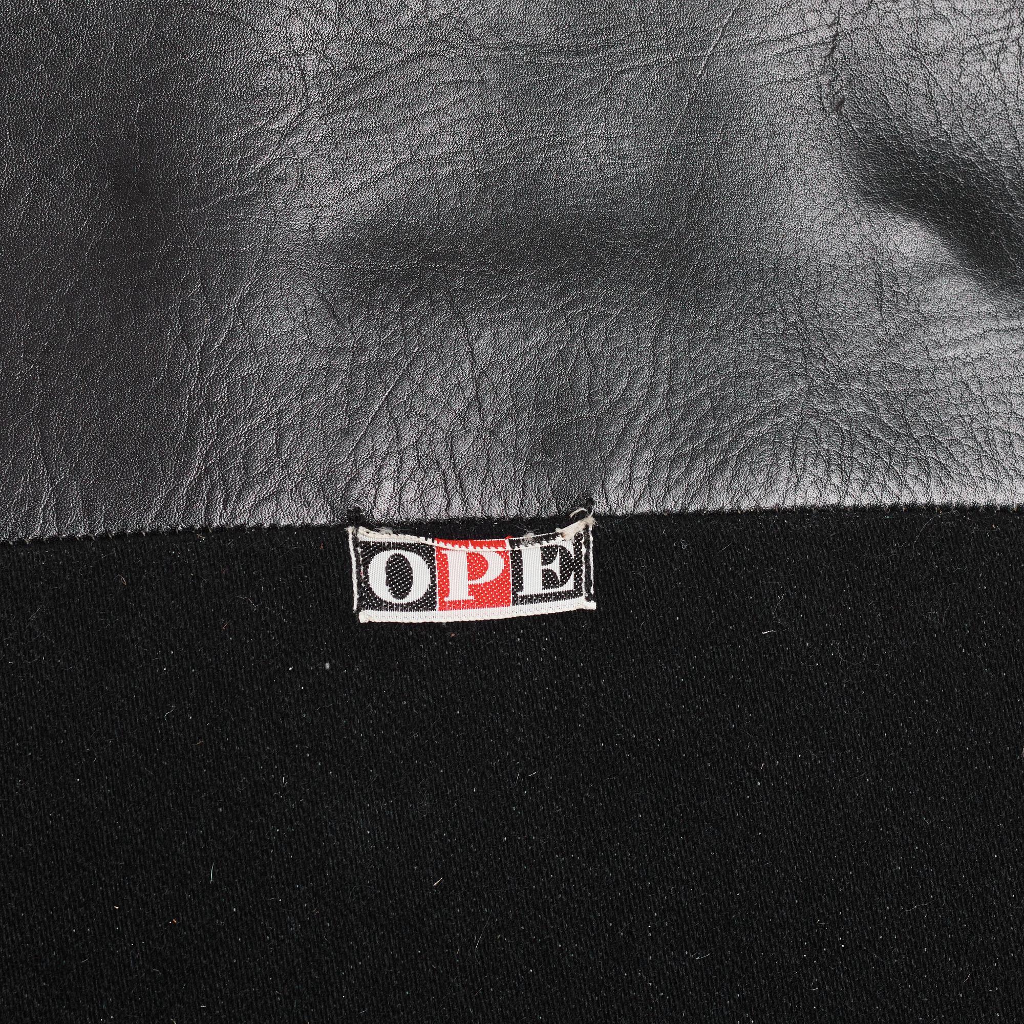 Ib Kofod-Larsen, fåtöljer, ett par, "Sälen", Olof Perssons Fåtöljindustri (OPE), Jönköping, 1960-tal.