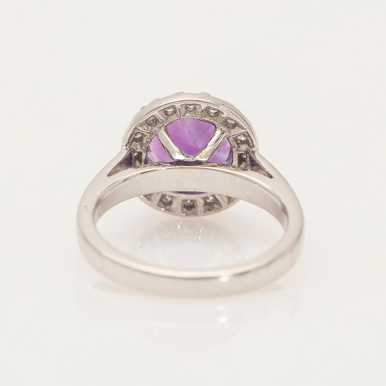 Ring, 18K white gold with amethyst and diamonds.