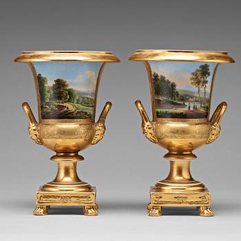 A pair of French Empire vases, 19th Century.