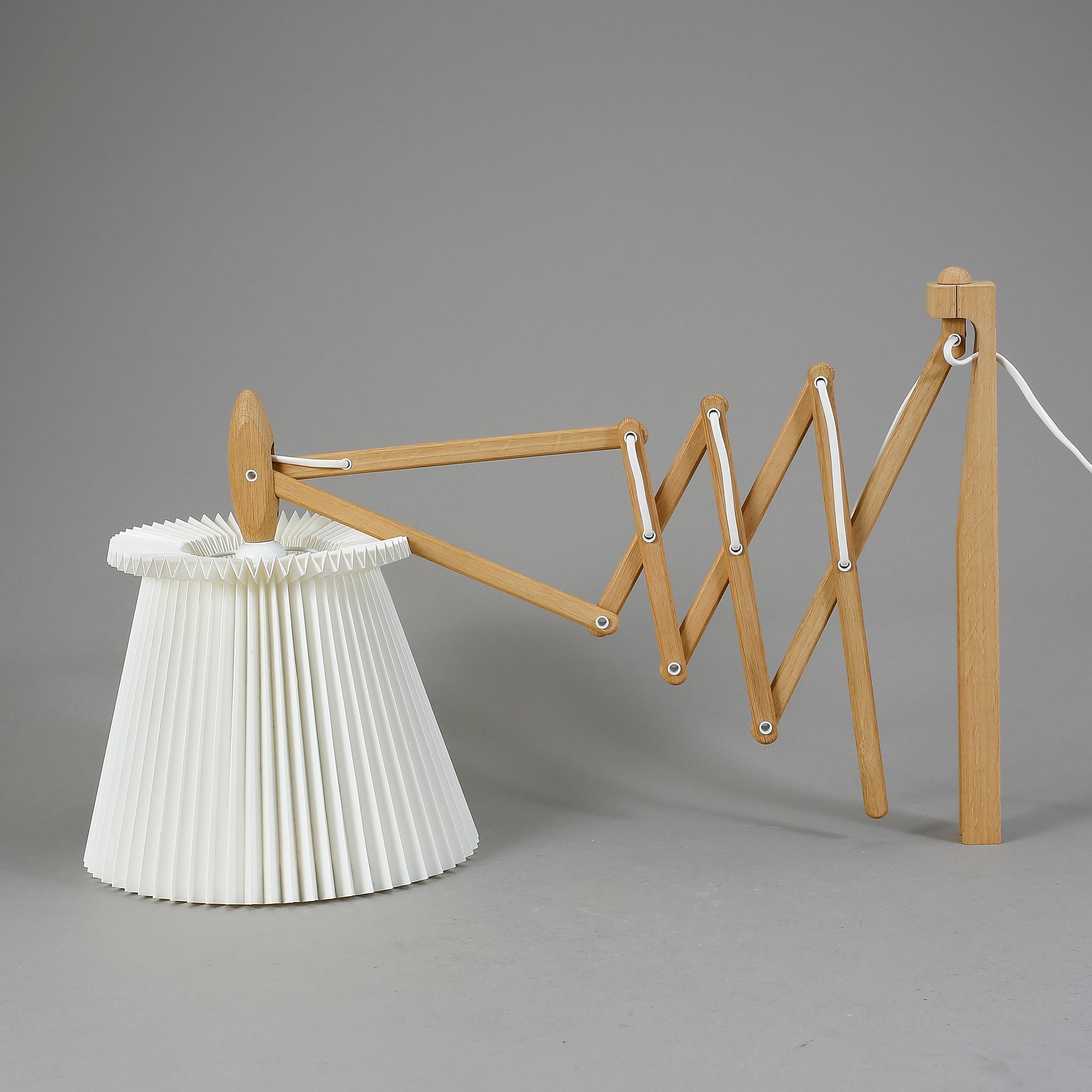 VÄGGLAMPA, Erik Hansen för Le Klint, modell 324/35. Formgiven 1952.