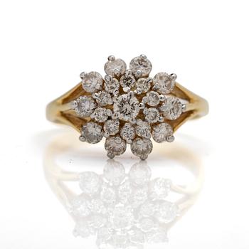 Carmoséring, 18k rött guld med briljantslipade diamanter.