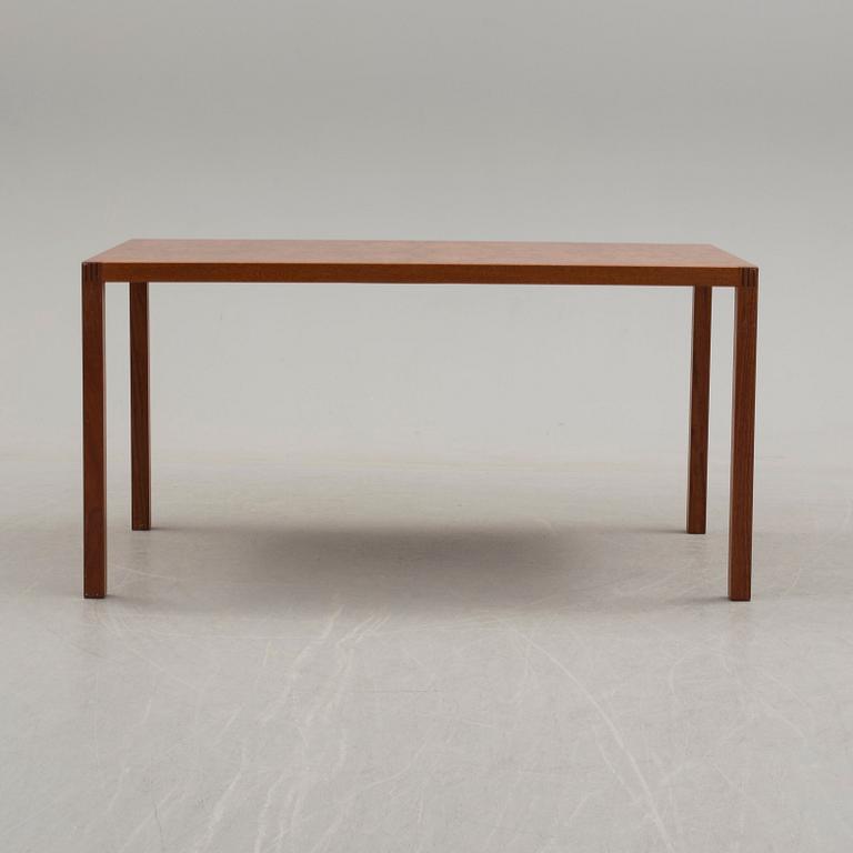 A 1995 three piece table from Gärsnäs.