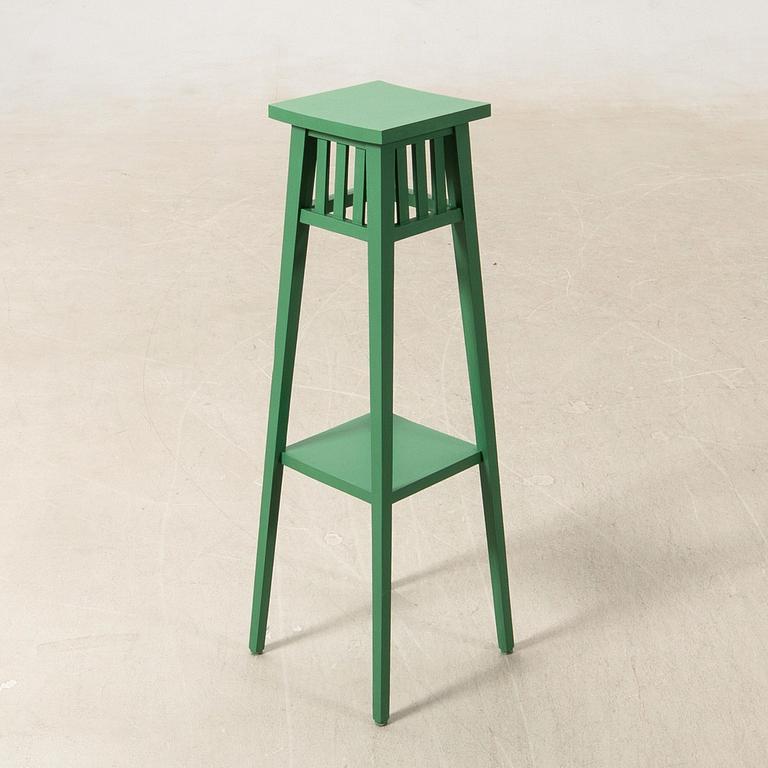 Pedestal early 20th century.