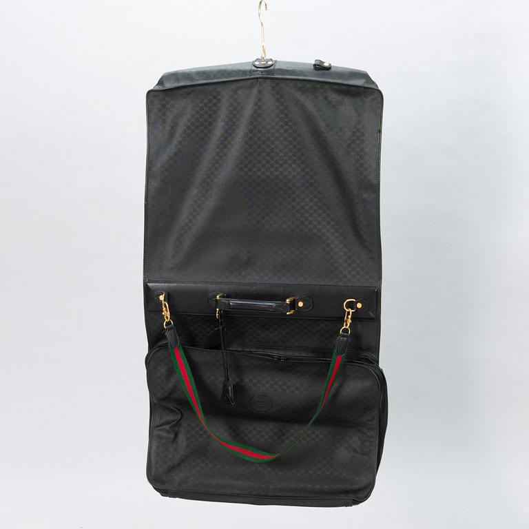 GUCCI, KLÄDÖVERDRAG SAMT VÄSKA, 1980-tal.