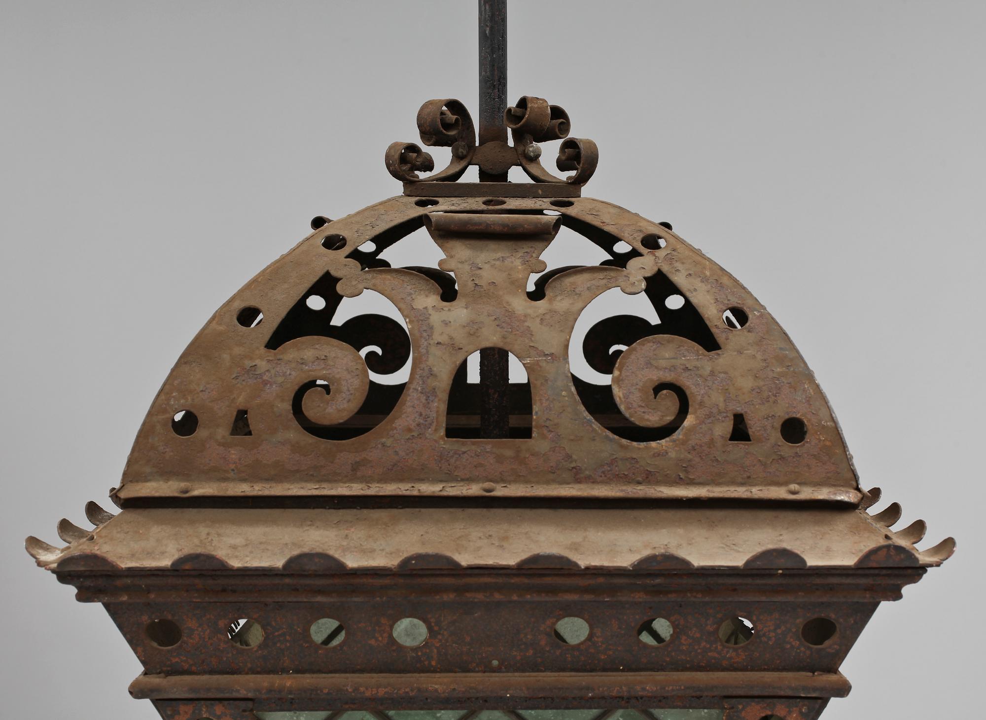 TAKLYKTA, järn och blyinfattat glas, 1900-talets första hälft.