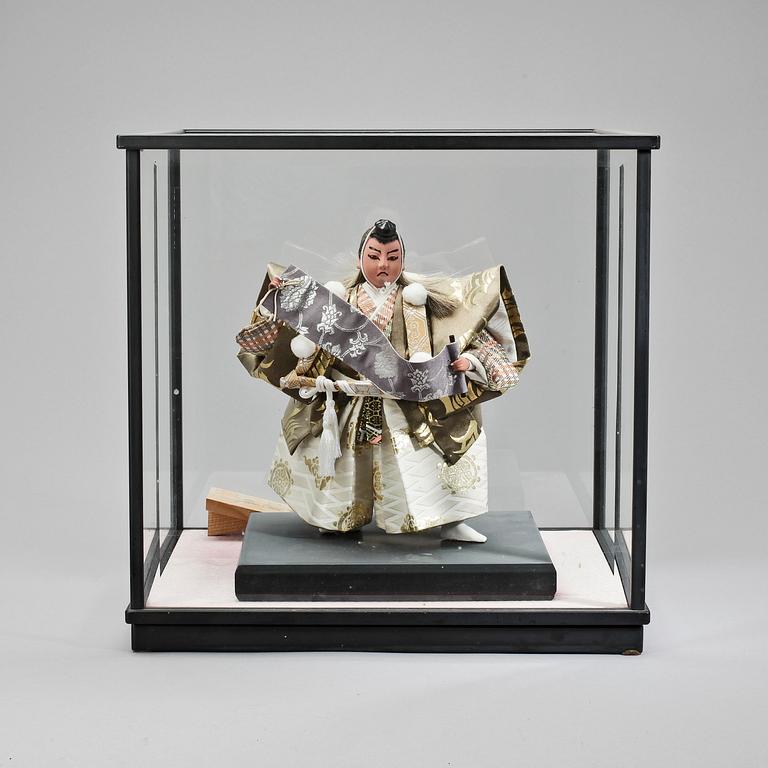 DOCKA I MONTER. Japan, 1900-talets senare hälft.