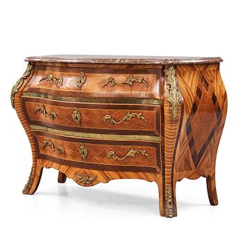 12. A Swedish Rococo commode, veneered with rosewood and amaranth.