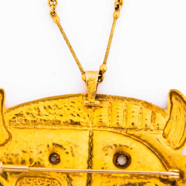 TAPIO WIRKKALA, PENDANT, "Devil's head", 14K gold, N. Westerback, Helsinki 1968.