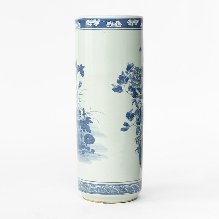 Paraplyställ, porslin, Kina, 1900-tal.