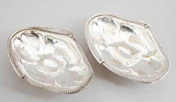 BRÖDKORGAR, 1 par, nysilver, sekelskiftet 1900.