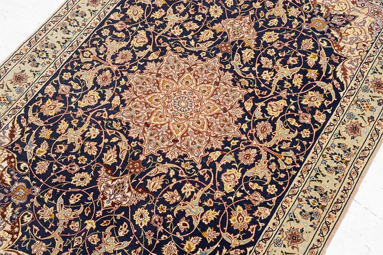 Matta, semiantik Isfahan, centrala Persien, signerad Mamoury, ca 163 x 109 cm.