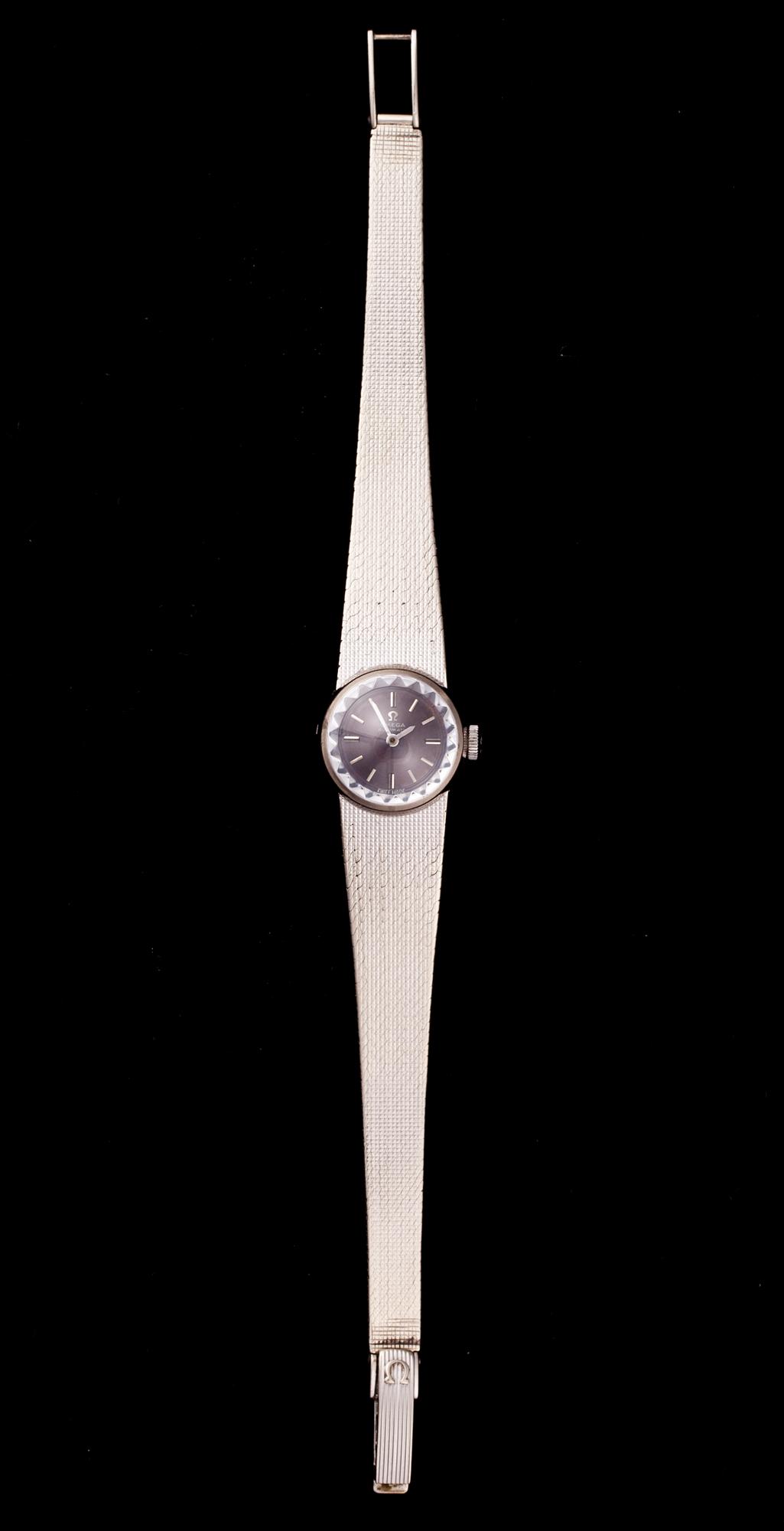 ARMBANDSUR, dam, 18K guld. Omega. Vikt ca 37 g.