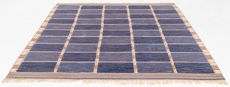 Märta Måås-Fjetterström, matta, "Rutig blå halvflossa", reliefflossa, ca 330 x 225 cm, signerad MMF.