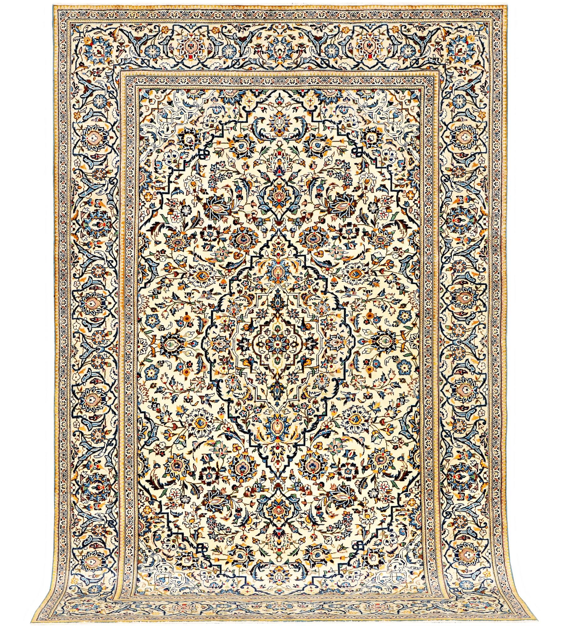 A Kashan carpet, a. 316 x 196 cm.