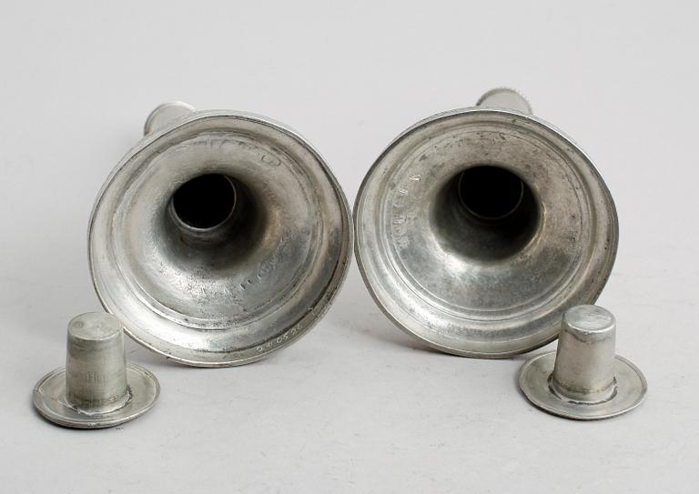 LJUSSTAKAR, 2 st, snarlika, tenn, Adolph Helledaij, Jönköping 1796/1799.