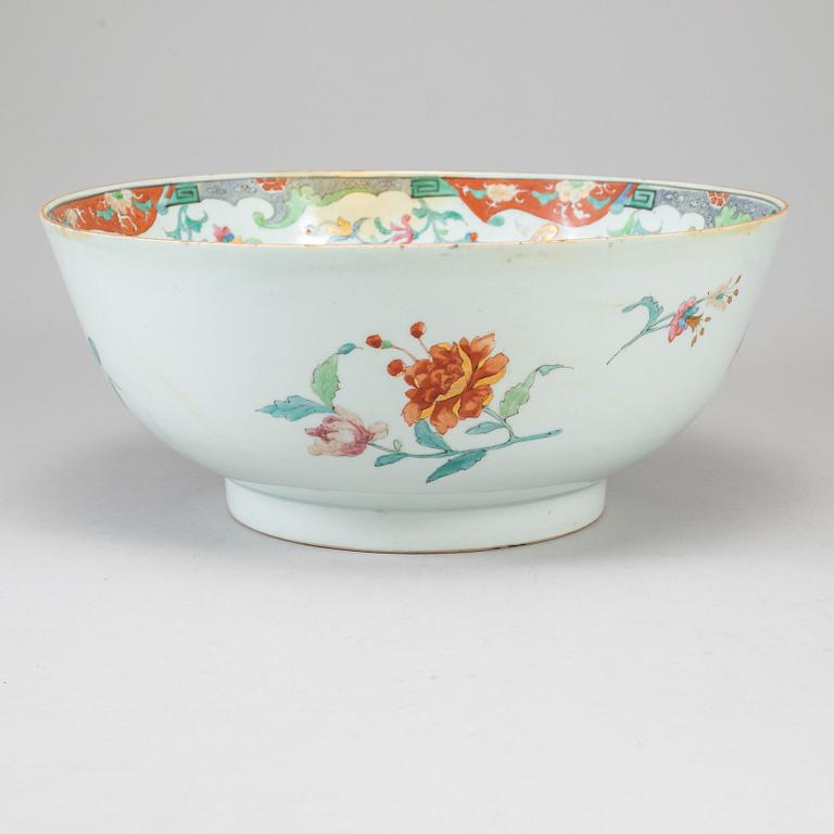 A famille rose punch bowl, Qing dynasty, Qianlong (1736-95).