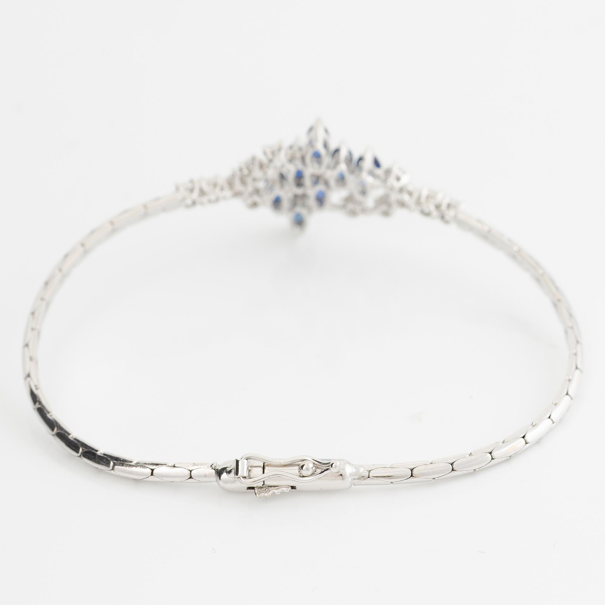 Bracelet 18K white gold with round brilliant-cut diamonds.