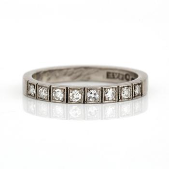 HALVALLIANSRING, med diamanter, totalt ca 0,18 ct, Fors Haldor Vidar, Stockholm, 1958, 18K vitguld.