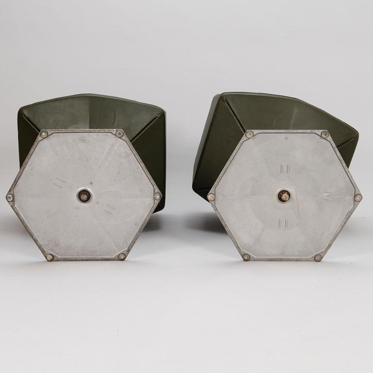 VOITTO HAAPALAINEN, fåtöljer, ett par, "Prisma" Martela 1970-tal.