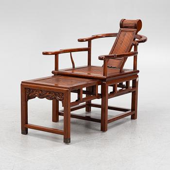A hardwood resting chair, 20th century.