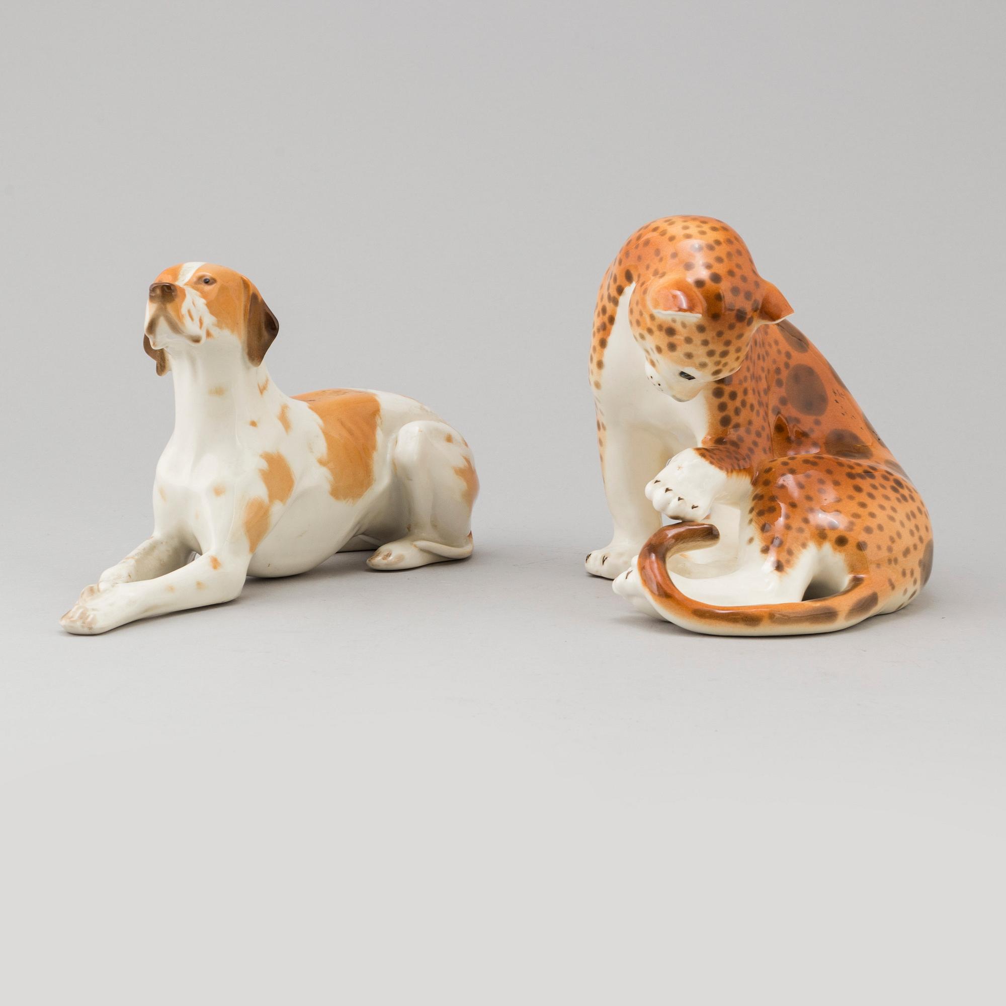Two porcelaine figurines by Lomonosov, Russia, second half of the 20th century.