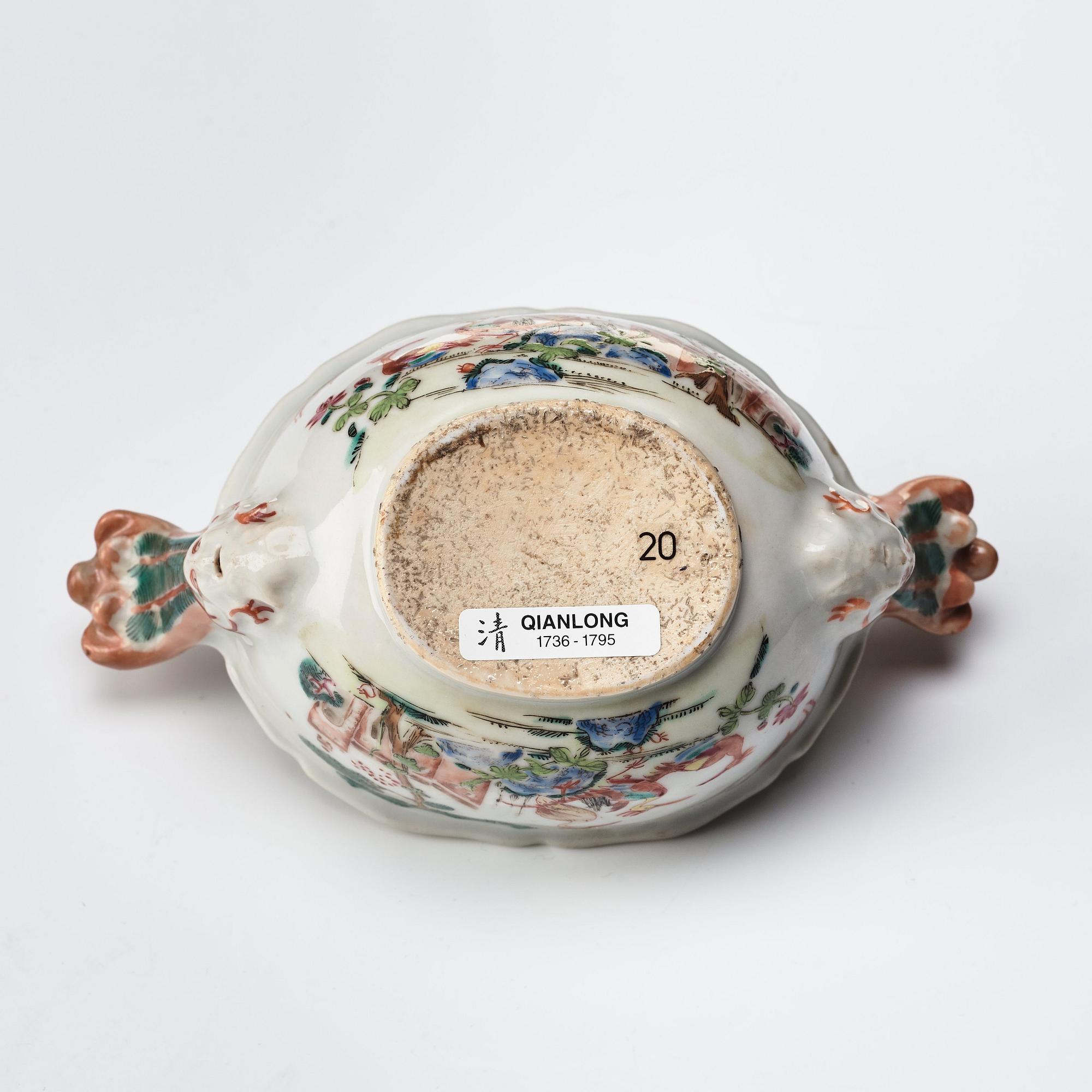 Smörterrin med lock, kompaniporslin. Qingdynastin, Qianlong (1736-95).